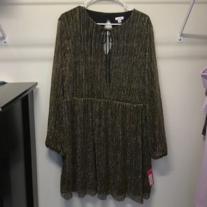 Sparkly long-sleeved dress with cutout back